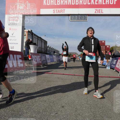 03.10.2025 - Köhlbrandbrückenlauf Matties Gatica Varas http://msf.ph/oto/9170743 03.10.2025 10:31:19 Ziel 1763, 2205, 2468 meine-sportfotos.de