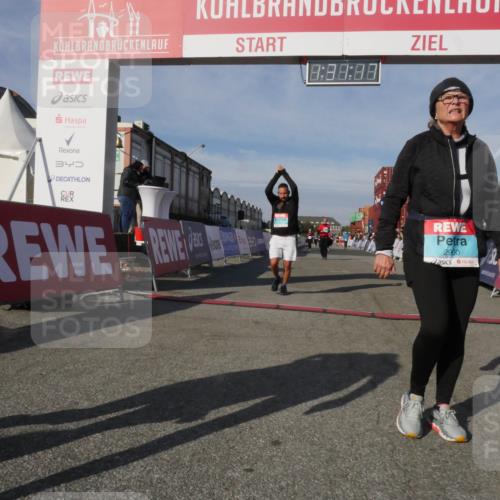 03.10.2025 - Köhlbrandbrückenlauf Matties Gatica Varas http://msf.ph/oto/9170744 03.10.2025 10:31:19 Ziel 1763, 2205, 2468 meine-sportfotos.de