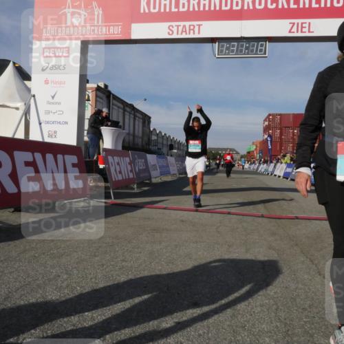 03.10.2025 - Köhlbrandbrückenlauf Matties Gatica Varas http://msf.ph/oto/9170745 03.10.2025 10:31:20 Ziel 2205, 2468, 3663 meine-sportfotos.de
