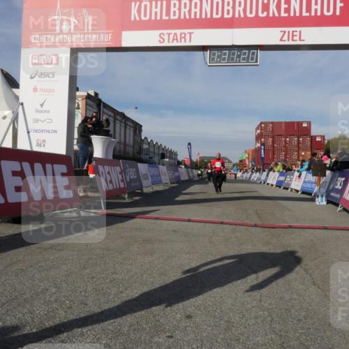 03.10.2025 - Köhlbrandbrückenlauf Matties Gatica Varas http://msf.ph/oto/9170750 03.10.2025 10:31:22 Ziel 2205, 2468, 3663 meine-sportfotos.de