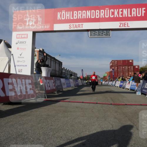 03.10.2025 - Köhlbrandbrückenlauf Matties Gatica Varas http://msf.ph/oto/9170752 03.10.2025 10:31:23 Ziel 2205, 2468, 3663 meine-sportfotos.de