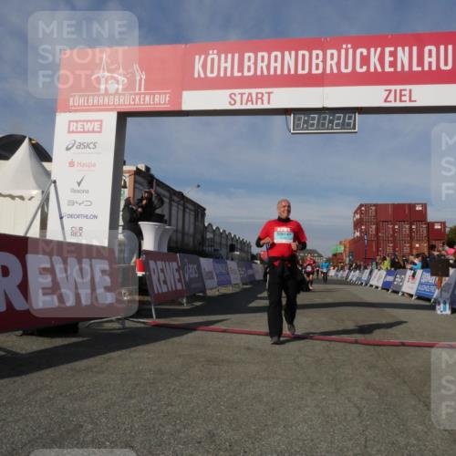 03.10.2025 - Köhlbrandbrückenlauf Matties Gatica Varas http://msf.ph/oto/9170758 03.10.2025 10:31:26 Ziel 2205, 3072, 3663 meine-sportfotos.de