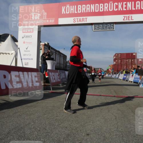 03.10.2025 - Köhlbrandbrückenlauf Matties Gatica Varas http://msf.ph/oto/9170761 03.10.2025 10:31:27 Ziel 2205, 2443, 3072, 3663 meine-sportfotos.de