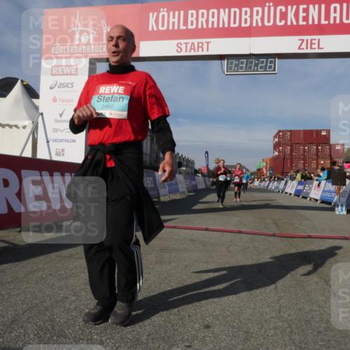 03.10.2025 - Köhlbrandbrückenlauf Matties Gatica Varas http://msf.ph/oto/9170763 03.10.2025 10:31:28 Ziel 2205, 2443, 3072, 3663 meine-sportfotos.de