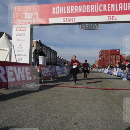03.10.2025 - Köhlbrandbrückenlauf Matties Gatica Varas http://msf.ph/oto/9170767 03.10.2025 10:31:30 Ziel 1969, 1970, 2205, 2443, 3072, 3663 meine-sportfotos.de