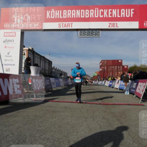 03.10.2025 - Köhlbrandbrückenlauf Matties Gatica Varas http://msf.ph/oto/9170780 03.10.2025 10:31:36 Ziel 1969, 1970, 2443, 2504, 3072, 3383, 3384 meine-sportfotos.de