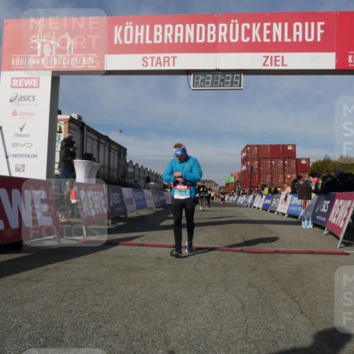 03.10.2025 - Köhlbrandbrückenlauf Matties Gatica Varas http://msf.ph/oto/9170781 03.10.2025 10:31:37 Ziel 1969, 1970, 2385, 2443, 2462, 2504, 3383, 3384 meine-sportfotos.de
