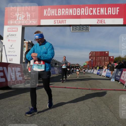03.10.2025 - Köhlbrandbrückenlauf Matties Gatica Varas http://msf.ph/oto/9170785 03.10.2025 10:31:39 Ziel 1969, 1970, 2385, 2443, 2462, 2463, 2504, 3383, 3384 meine-sportfotos.de
