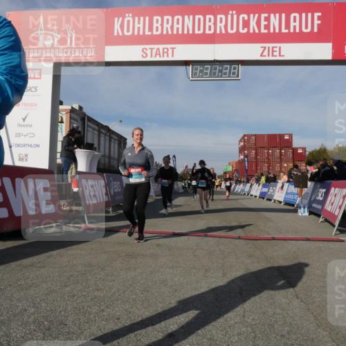 03.10.2025 - Köhlbrandbrückenlauf Matties Gatica Varas http://msf.ph/oto/9170788 03.10.2025 10:31:40 Ziel 1969, 1970, 2385, 2462, 2463, 2504, 3383, 3384 meine-sportfotos.de