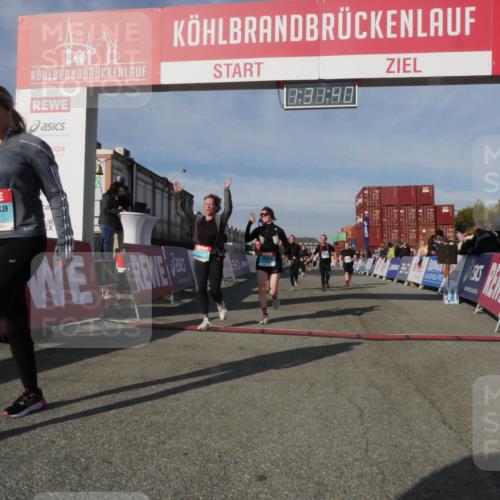 03.10.2025 - Köhlbrandbrückenlauf Matties Gatica Varas http://msf.ph/oto/9170791 03.10.2025 10:31:42 Ziel 1969, 2385, 2462, 2463, 2504, 2518, 2595, 2596, 2976, 3383, 3384 meine-sportfotos.de
