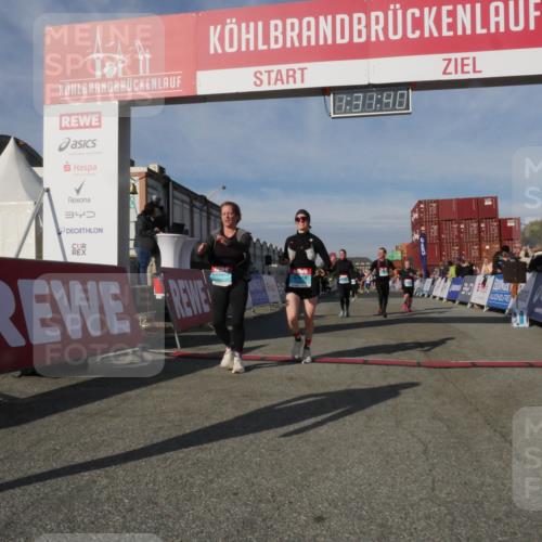 03.10.2025 - Köhlbrandbrückenlauf Matties Gatica Varas http://msf.ph/oto/9170792 03.10.2025 10:31:42 Ziel 1969, 2385, 2462, 2463, 2504, 2518, 2595, 2596, 2976, 3383, 3384 meine-sportfotos.de