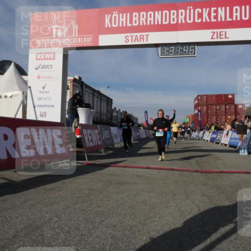 03.10.2025 - Köhlbrandbrückenlauf Matties Gatica Varas http://msf.ph/oto/9170805 03.10.2025 10:31:48 Ziel 1927, 2058, 2332, 2385, 2398, 2462, 2463, 2518, 2595, 2596, 2634, 2973, 2976 meine-sportfotos.de