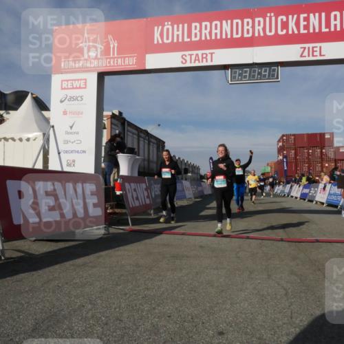 03.10.2025 - Köhlbrandbrückenlauf Matties Gatica Varas http://msf.ph/oto/9170806 03.10.2025 10:31:49 Ziel 1927, 2058, 2272, 2332, 2385, 2398, 2462, 2463, 2518, 2595, 2596, 2634, 2973, 2976 meine-sportfotos.de