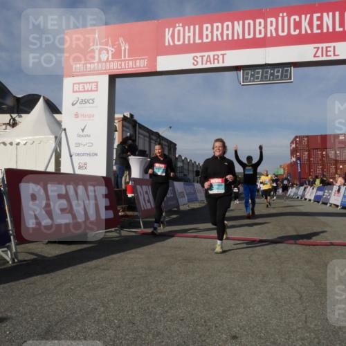 03.10.2025 - Köhlbrandbrückenlauf Matties Gatica Varas http://msf.ph/oto/9170807 03.10.2025 10:31:49 Ziel 1927, 2058, 2272, 2332, 2385, 2398, 2462, 2463, 2518, 2595, 2596, 2634, 2973, 2976 meine-sportfotos.de
