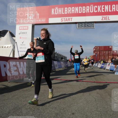 03.10.2025 - Köhlbrandbrückenlauf Matties Gatica Varas http://msf.ph/oto/9170809 03.10.2025 10:31:50 Ziel 1927, 2058, 2265, 2272, 2332, 2379, 2398, 2463, 2518, 2595, 2596, 2634, 2973, 2976 meine-sportfotos.de