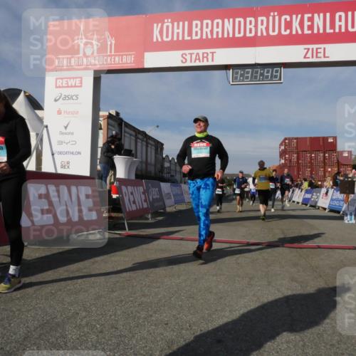 03.10.2025 - Köhlbrandbrückenlauf Matties Gatica Varas http://msf.ph/oto/9170811 03.10.2025 10:31:51 Ziel 1927, 2058, 2265, 2272, 2332, 2379, 2398, 2518, 2595, 2596, 2634, 2966, 2967, 2973, 2976 meine-sportfotos.de