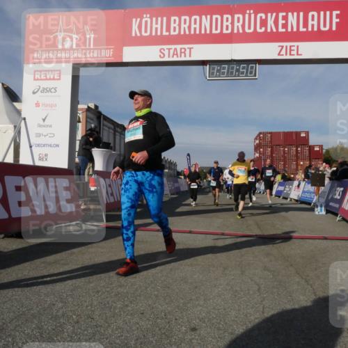 03.10.2025 - Köhlbrandbrückenlauf Matties Gatica Varas http://msf.ph/oto/9170812 03.10.2025 10:31:52 Ziel 1927, 2058, 2265, 2272, 2332, 2379, 2398, 2518, 2595, 2596, 2634, 2966, 2967, 2973, 2976 meine-sportfotos.de