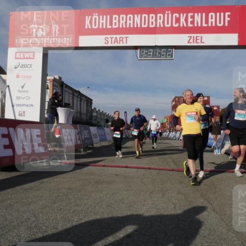 03.10.2025 - Köhlbrandbrückenlauf Matties Gatica Varas http://msf.ph/oto/9170816 03.10.2025 10:31:53 Ziel 1927, 2058, 2265, 2272, 2332, 2379, 2398, 2491, 2518, 2595, 2596, 2634, 2966, 2967, 2973, 2976 meine-sportfotos.de