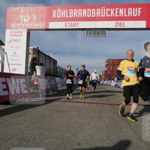03.10.2025 - Köhlbrandbrückenlauf Matties Gatica Varas http://msf.ph/oto/9170817 03.10.2025 10:31:54 Ziel 1927, 2058, 2265, 2272, 2332, 2379, 2398, 2491, 2634, 2830, 2966, 2967, 2973, 2976 meine-sportfotos.de