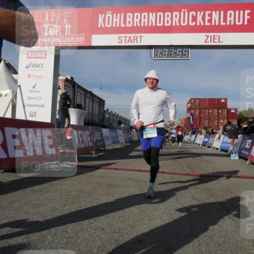 03.10.2025 - Köhlbrandbrückenlauf Matties Gatica Varas http://msf.ph/oto/9170823 03.10.2025 10:31:57 Ziel 1700, 2058, 2265, 2272, 2332, 2379, 2398, 2491, 2634, 2830, 2966, 2967 meine-sportfotos.de