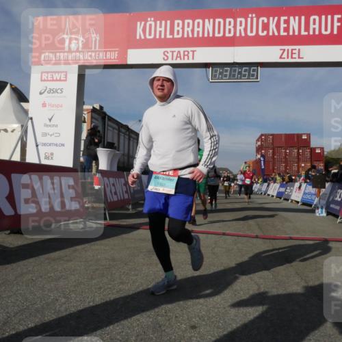 03.10.2025 - Köhlbrandbrückenlauf Matties Gatica Varas http://msf.ph/oto/9170824 03.10.2025 10:31:57 Ziel 1700, 2058, 2265, 2272, 2332, 2379, 2398, 2491, 2634, 2830, 2966, 2967 meine-sportfotos.de