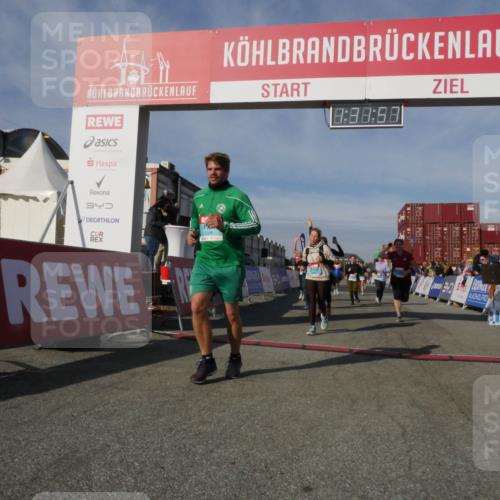 03.10.2025 - Köhlbrandbrückenlauf Matties Gatica Varas http://msf.ph/oto/9170827 03.10.2025 10:31:59 Ziel 1700, 2058, 2265, 2272, 2332, 2379, 2491, 2634, 2830, 2966, 2967 meine-sportfotos.de