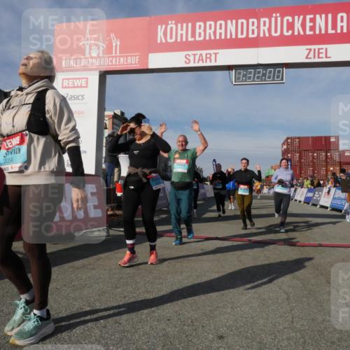 03.10.2025 - Köhlbrandbrückenlauf Matties Gatica Varas http://msf.ph/oto/9170833 03.10.2025 10:32:02 Ziel 1700, 2265, 2379, 2491, 2830, 2966, 2967, 3122 meine-sportfotos.de