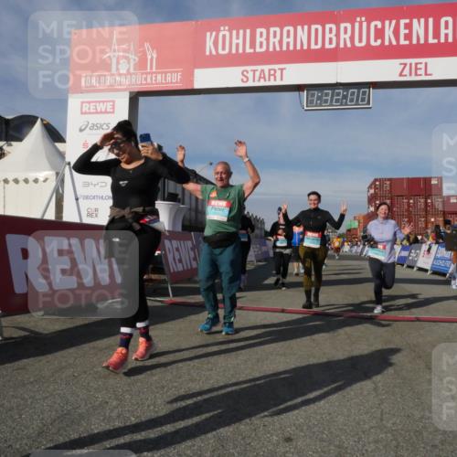 03.10.2025 - Köhlbrandbrückenlauf Matties Gatica Varas http://msf.ph/oto/9170834 03.10.2025 10:32:02 Ziel 1700, 2265, 2379, 2491, 2830, 2966, 2967, 3122 meine-sportfotos.de
