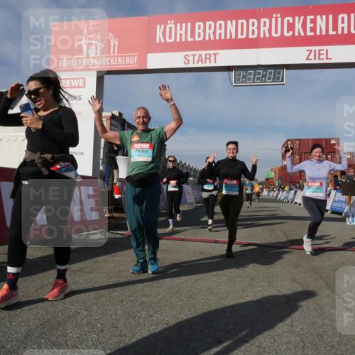 03.10.2025 - Köhlbrandbrückenlauf Matties Gatica Varas http://msf.ph/oto/9170835 03.10.2025 10:32:02 Ziel 1700, 2265, 2379, 2491, 2830, 2966, 2967, 3122 meine-sportfotos.de