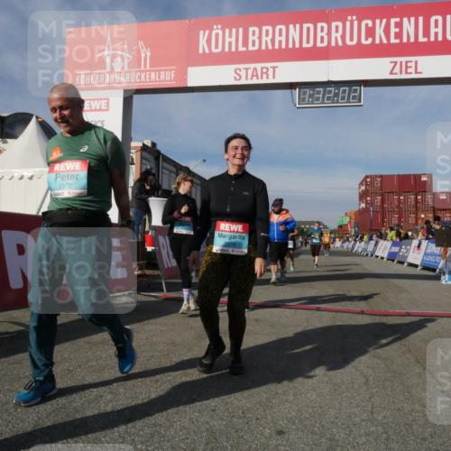 03.10.2025 - Köhlbrandbrückenlauf Matties Gatica Varas http://msf.ph/oto/9170837 03.10.2025 10:32:03 Ziel 1700, 1867, 2491, 2830, 2966, 2967, 3122 meine-sportfotos.de