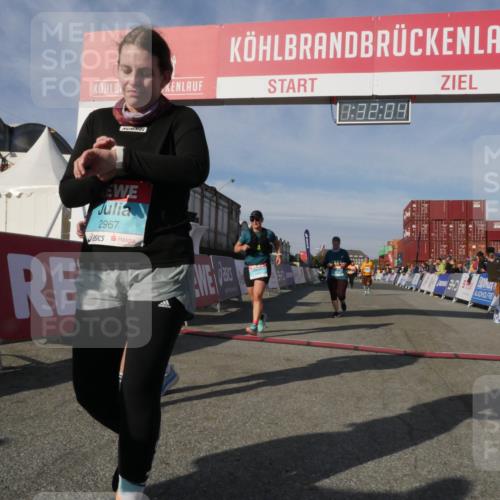 03.10.2025 - Köhlbrandbrückenlauf Matties Gatica Varas http://msf.ph/oto/9170842 03.10.2025 10:32:06 Ziel 1700, 1867, 2830, 3122 meine-sportfotos.de