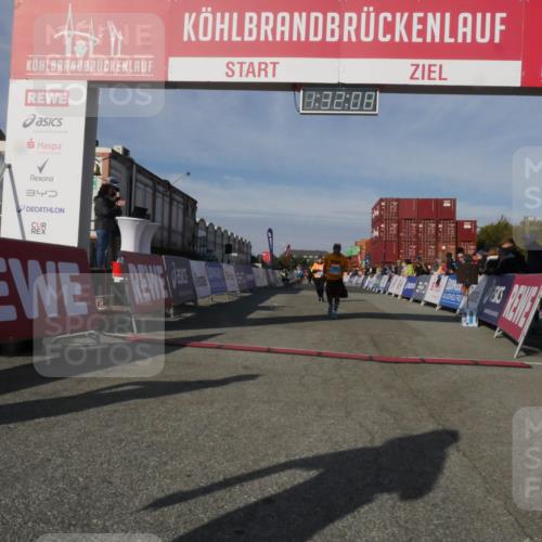 03.10.2025 - Köhlbrandbrückenlauf Matties Gatica Varas http://msf.ph/oto/9170851 03.10.2025 10:32:10 Ziel 1867, 3122 meine-sportfotos.de