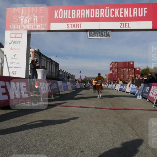03.10.2025 - Köhlbrandbrückenlauf Matties Gatica Varas http://msf.ph/oto/9170852 03.10.2025 10:32:11 Ziel 1867, 2419, 3122 meine-sportfotos.de
