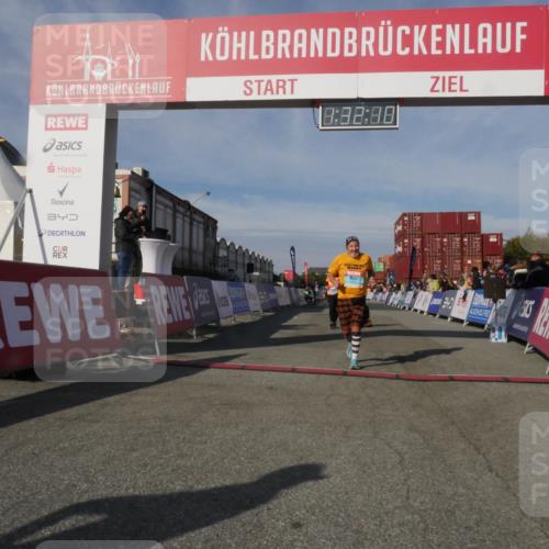 03.10.2025 - Köhlbrandbrückenlauf Matties Gatica Varas http://msf.ph/oto/9170855 03.10.2025 10:32:12 Ziel 1867, 2412, 2419, 3122 meine-sportfotos.de