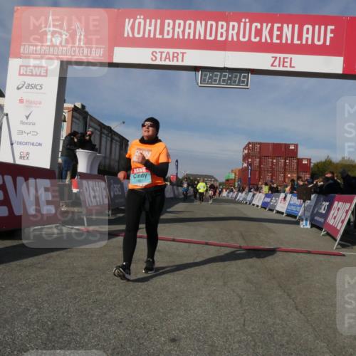 03.10.2025 - Köhlbrandbrückenlauf Matties Gatica Varas http://msf.ph/oto/9170864 03.10.2025 10:32:17 Ziel 1769, 2024, 2412, 2419, 2433, 2569, 3328, 3329 meine-sportfotos.de