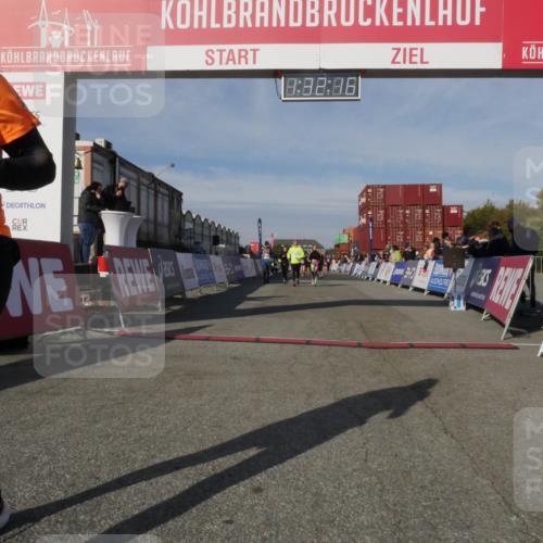 03.10.2025 - Köhlbrandbrückenlauf Matties Gatica Varas http://msf.ph/oto/9170867 03.10.2025 10:32:18 Ziel 1769, 2024, 2412, 2419, 2433, 2569, 3328, 3329 meine-sportfotos.de