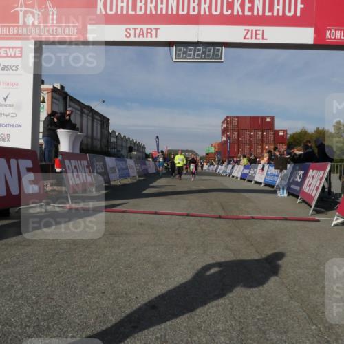 03.10.2025 - Köhlbrandbrückenlauf Matties Gatica Varas http://msf.ph/oto/9170868 03.10.2025 10:32:19 Ziel 1769, 2024, 2412, 2419, 2433, 2569, 3328, 3329 meine-sportfotos.de