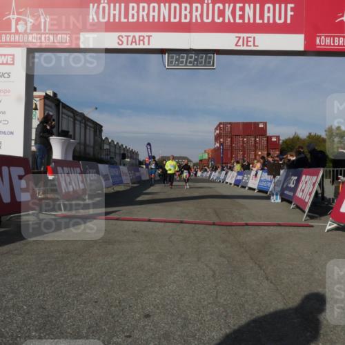 03.10.2025 - Köhlbrandbrückenlauf Matties Gatica Varas http://msf.ph/oto/9170869 03.10.2025 10:32:19 Ziel 1769, 2024, 2412, 2419, 2433, 2569, 3328, 3329 meine-sportfotos.de