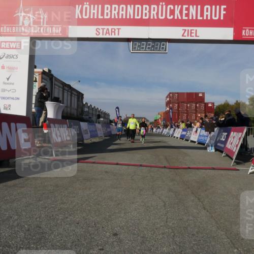 03.10.2025 - Köhlbrandbrückenlauf Matties Gatica Varas http://msf.ph/oto/9170871 03.10.2025 10:32:20 Ziel 1769, 2024, 2412, 2419, 2433, 2569, 3328, 3329 meine-sportfotos.de