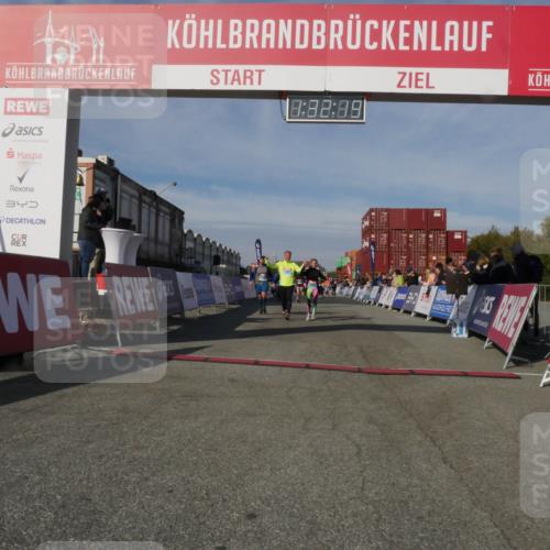 03.10.2025 - Köhlbrandbrückenlauf Matties Gatica Varas http://msf.ph/oto/9170872 03.10.2025 10:32:21 Ziel 1769, 2024, 2159, 2412, 2419, 2433, 2569, 3033, 3328, 3329 meine-sportfotos.de