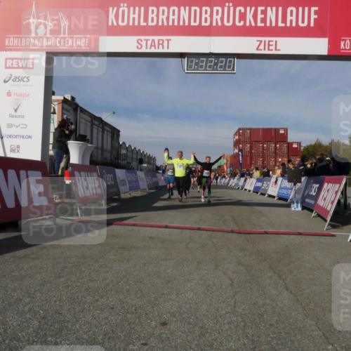 03.10.2025 - Köhlbrandbrückenlauf Matties Gatica Varas http://msf.ph/oto/9170873 03.10.2025 10:32:21 Ziel 1769, 2024, 2159, 2412, 2419, 2433, 2569, 3033, 3328, 3329 meine-sportfotos.de