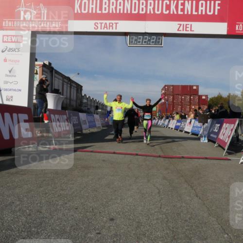 03.10.2025 - Köhlbrandbrückenlauf Matties Gatica Varas http://msf.ph/oto/9170876 03.10.2025 10:32:23 Ziel 1769, 2024, 2159, 2184, 2338, 2412, 2419, 2433, 2470, 2569, 3033, 3328, 3329, 3780 meine-sportfotos.de