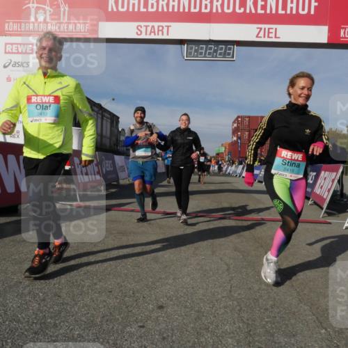 03.10.2025 - Köhlbrandbrückenlauf Matties Gatica Varas http://msf.ph/oto/9170881 03.10.2025 10:32:25 Ziel 1769, 2024, 2159, 2184, 2338, 2433, 2470, 2568, 2569, 3033, 3328, 3329, 3780 meine-sportfotos.de
