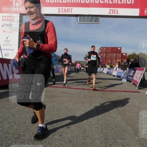 03.10.2025 - Köhlbrandbrückenlauf Matties Gatica Varas http://msf.ph/oto/9170888 03.10.2025 10:32:29 Ziel 1908, 1923, 2085, 2116, 2159, 2184, 2212, 2316, 2338, 2365, 2436, 2470, 2568, 2599, 3033, 3045, 3737, 3780 meine-sportfotos.de