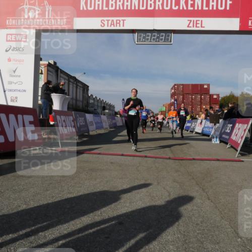 03.10.2025 - Köhlbrandbrückenlauf Matties Gatica Varas http://msf.ph/oto/9170896 03.10.2025 10:32:32 Ziel 1749, 1908, 1923, 2041, 2085, 2116, 2159, 2184, 2212, 2316, 2338, 2365, 2436, 2470, 2568, 2599, 3033, 3045, 3737, 3780 meine-sportfotos.de