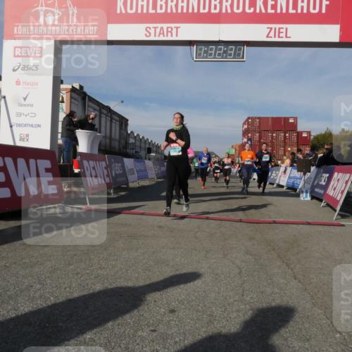 03.10.2025 - Köhlbrandbrückenlauf Matties Gatica Varas http://msf.ph/oto/9170897 03.10.2025 10:32:33 Ziel 1749, 1908, 1923, 2041, 2085, 2116, 2159, 2184, 2212, 2316, 2338, 2365, 2436, 2470, 2568, 2599, 3033, 3045, 3737, 3780 meine-sportfotos.de