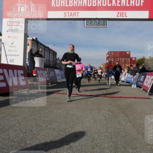 03.10.2025 - Köhlbrandbrückenlauf Matties Gatica Varas http://msf.ph/oto/9170898 03.10.2025 10:32:33 Ziel 1749, 1908, 1923, 2041, 2085, 2116, 2159, 2184, 2212, 2316, 2338, 2365, 2436, 2470, 2568, 2599, 3033, 3045, 3737, 3780 meine-sportfotos.de