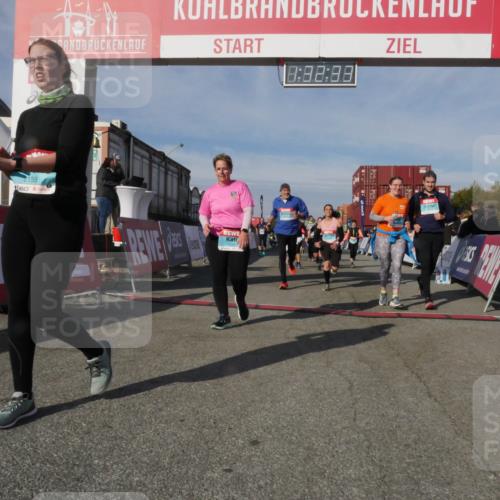 03.10.2025 - Köhlbrandbrückenlauf Matties Gatica Varas http://msf.ph/oto/9170901 03.10.2025 10:32:35 Ziel 1749, 1908, 1923, 2041, 2085, 2116, 2184, 2212, 2316, 2338, 2365, 2436, 2470, 2568, 2599, 3045, 3737, 3780 meine-sportfotos.de