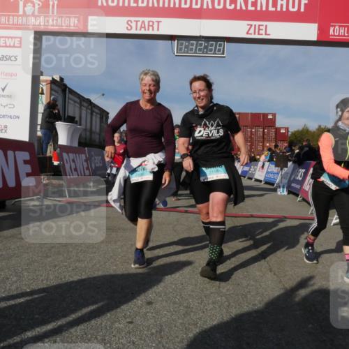 03.10.2025 - Köhlbrandbrückenlauf Matties Gatica Varas http://msf.ph/oto/9170911 03.10.2025 10:32:39 Ziel 1749, 1908, 2041, 2085, 2212, 2316, 2365, 2599, 3045, 3076, 3077, 3737 meine-sportfotos.de