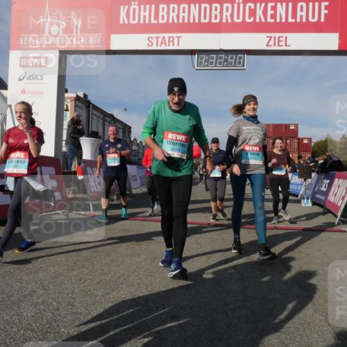 03.10.2025 - Köhlbrandbrückenlauf Matties Gatica Varas http://msf.ph/oto/9170915 03.10.2025 10:32:41 Ziel 1749, 1908, 2041, 2316, 2599, 3076, 3077, 3737 meine-sportfotos.de
